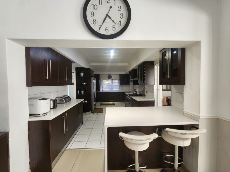 5 Bedroom Property for Sale in Bodorp Western Cape
